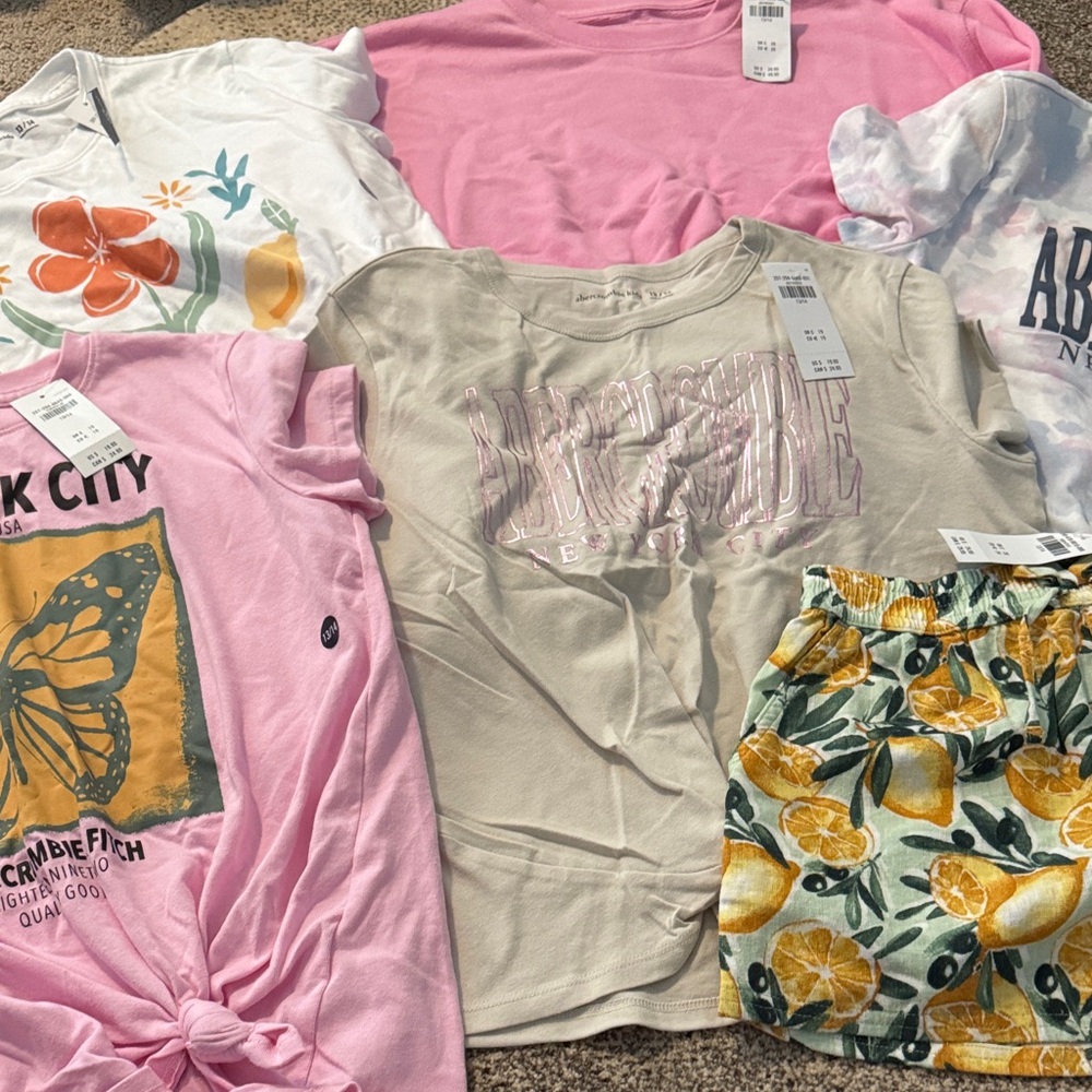 Abercrombie & Fitch Pink and Cream Graphic Set